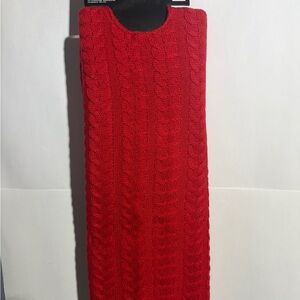 NEW Red Cable Knit tree skirt